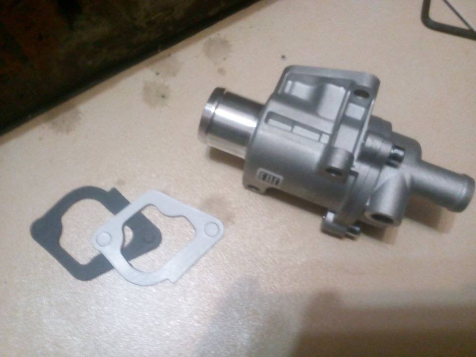 Термостат (Бехр на Лузар) — Lada Гранта лифтбек, 1,6 л, 2014 года ...