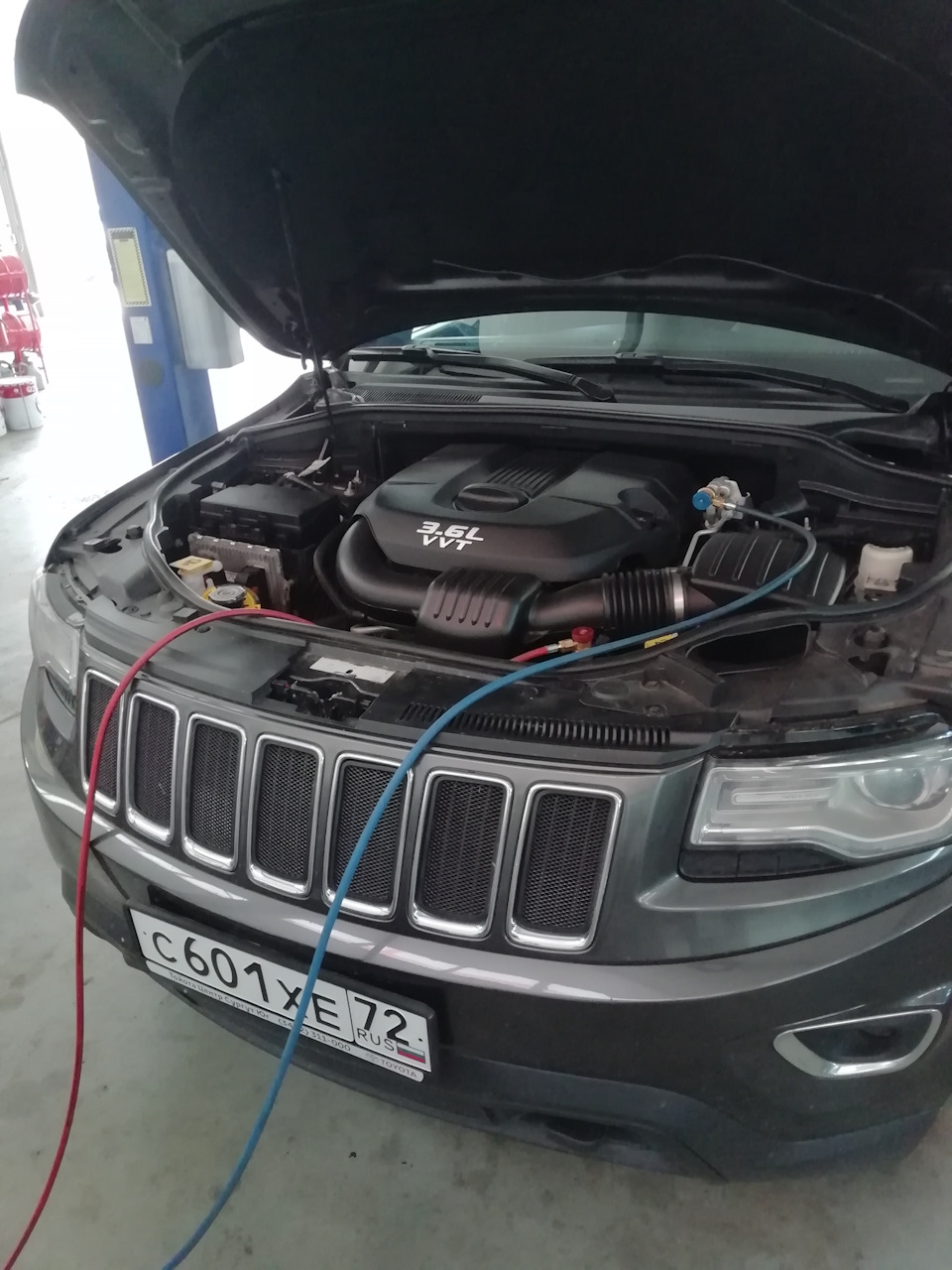 Заправка кондиционера — Jeep Grand Cherokee (WK2), 3,6 л, 2013 года | визит  на сервис | DRIVE2