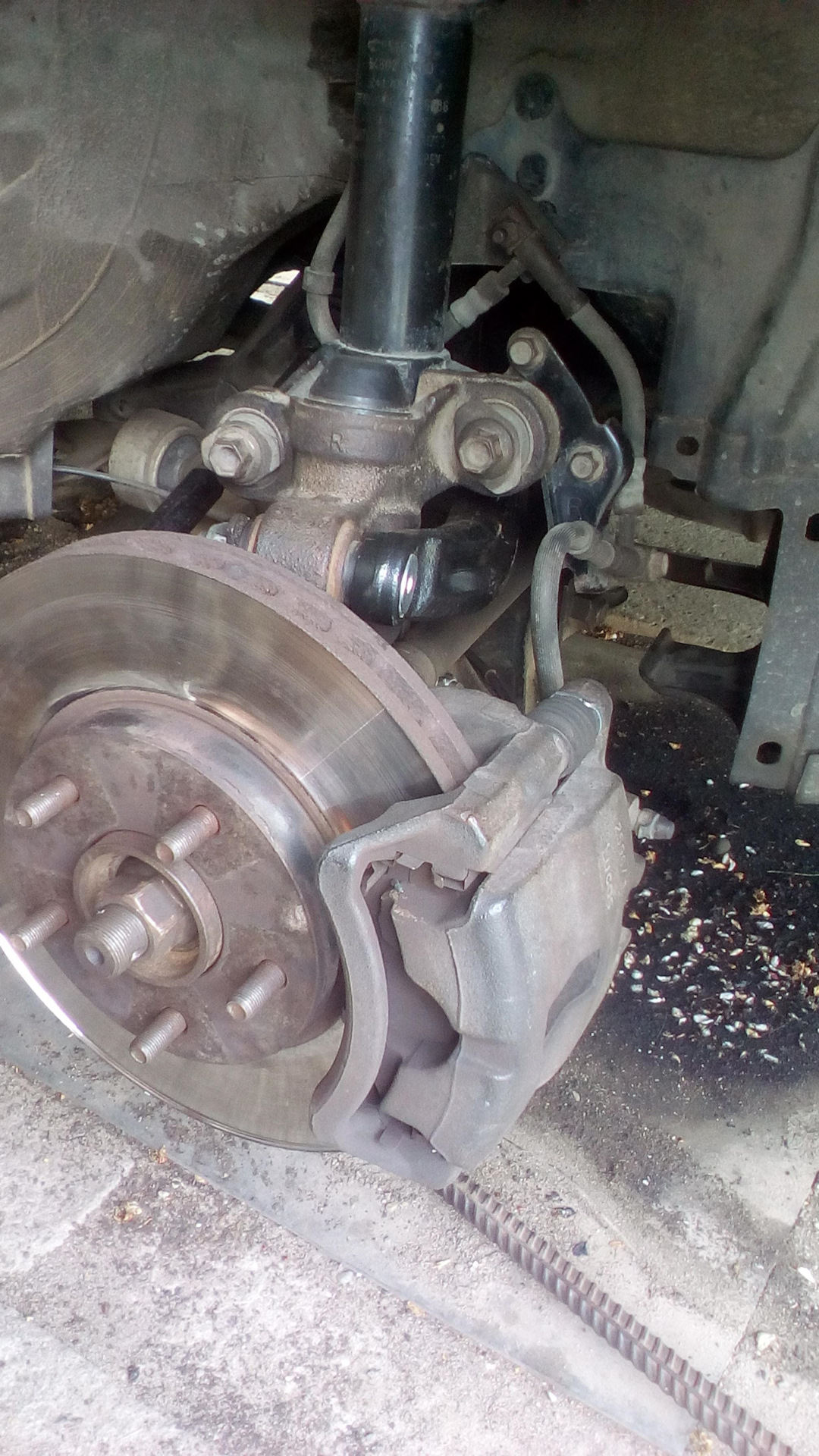 Стук в правом переднем колесе — Nissan Primera (P12), 1,8 л., 2003 года ...