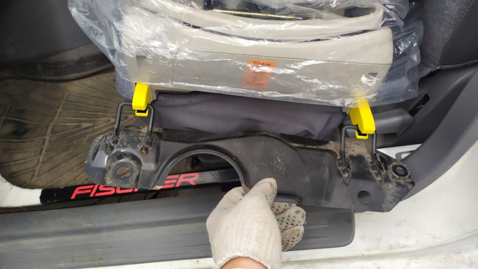 Крепление isofix и top theter — Mitsubishi Lancer IX, 1,5 л, 2003 года ...