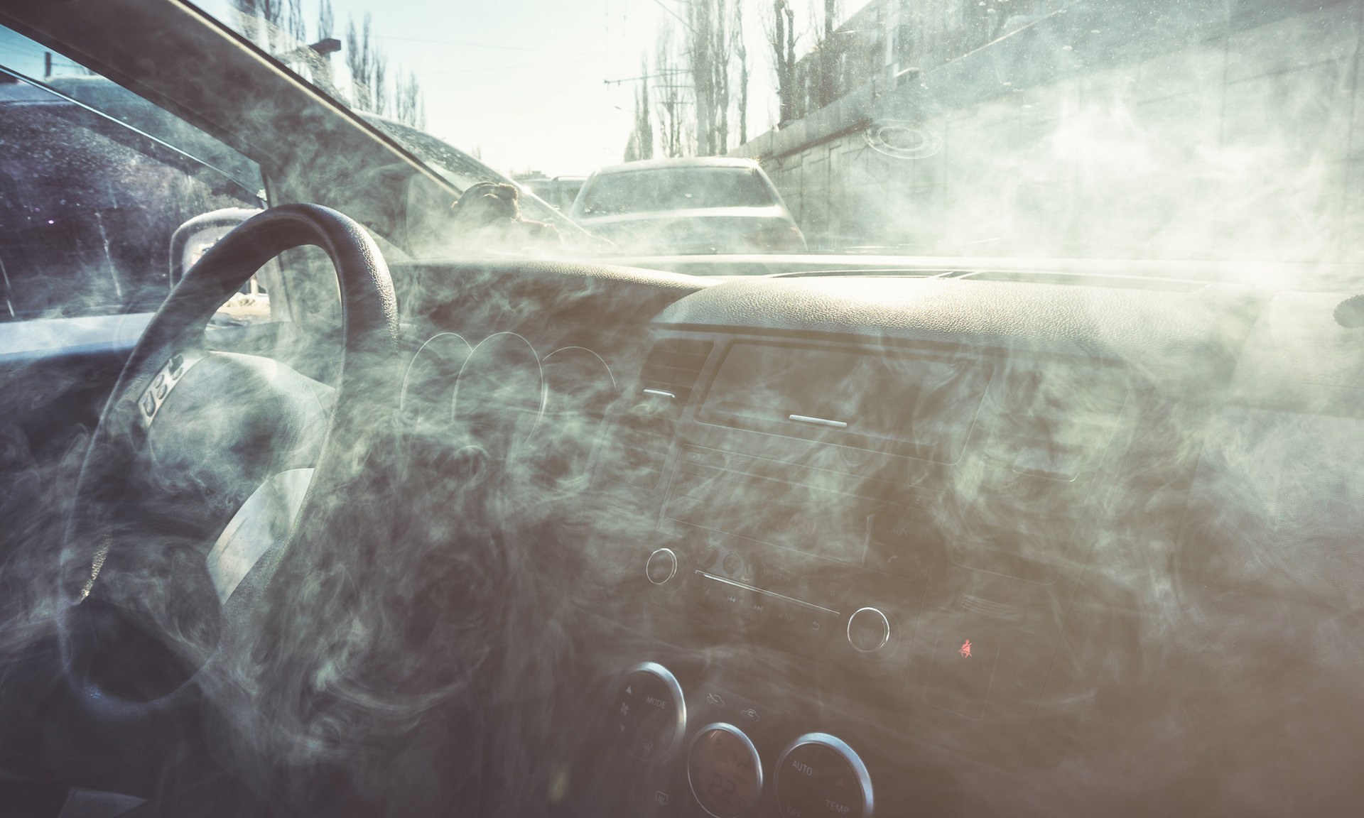 Дым в салоне автомобиля