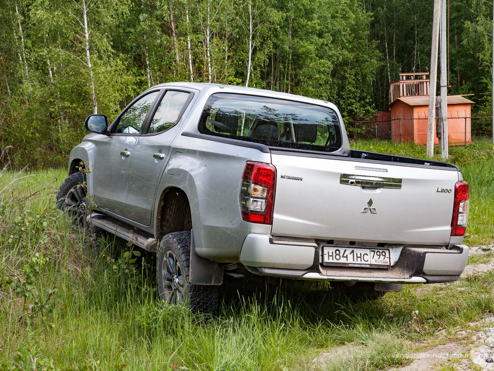 Новый л 200 Мицубиси. Mitsubishi l200 Dubai. Мицубиси l200 2140 7. Мицубиси пикап л 200 Таджикистана.