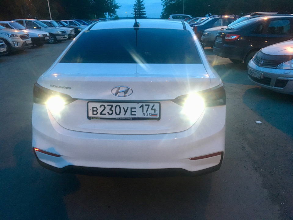 Лампа заднего хода солярис 2012 седан. Лампы заднего хода солярис 2. Лампа заднего хода солярис. Лампочка заднего хода hyundai solaris 2017. Задний ход солярис 2.