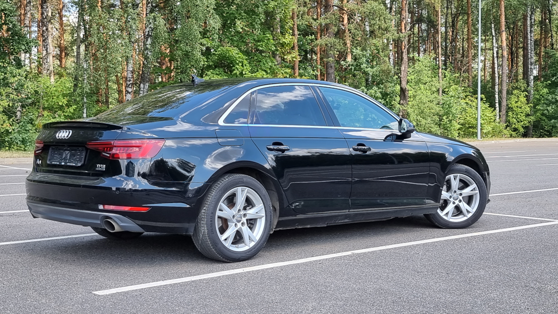 Продажа Audi A4 (B9) 2017 (бензин, робот) — с историей обслуживания —  DRIVE2.RU