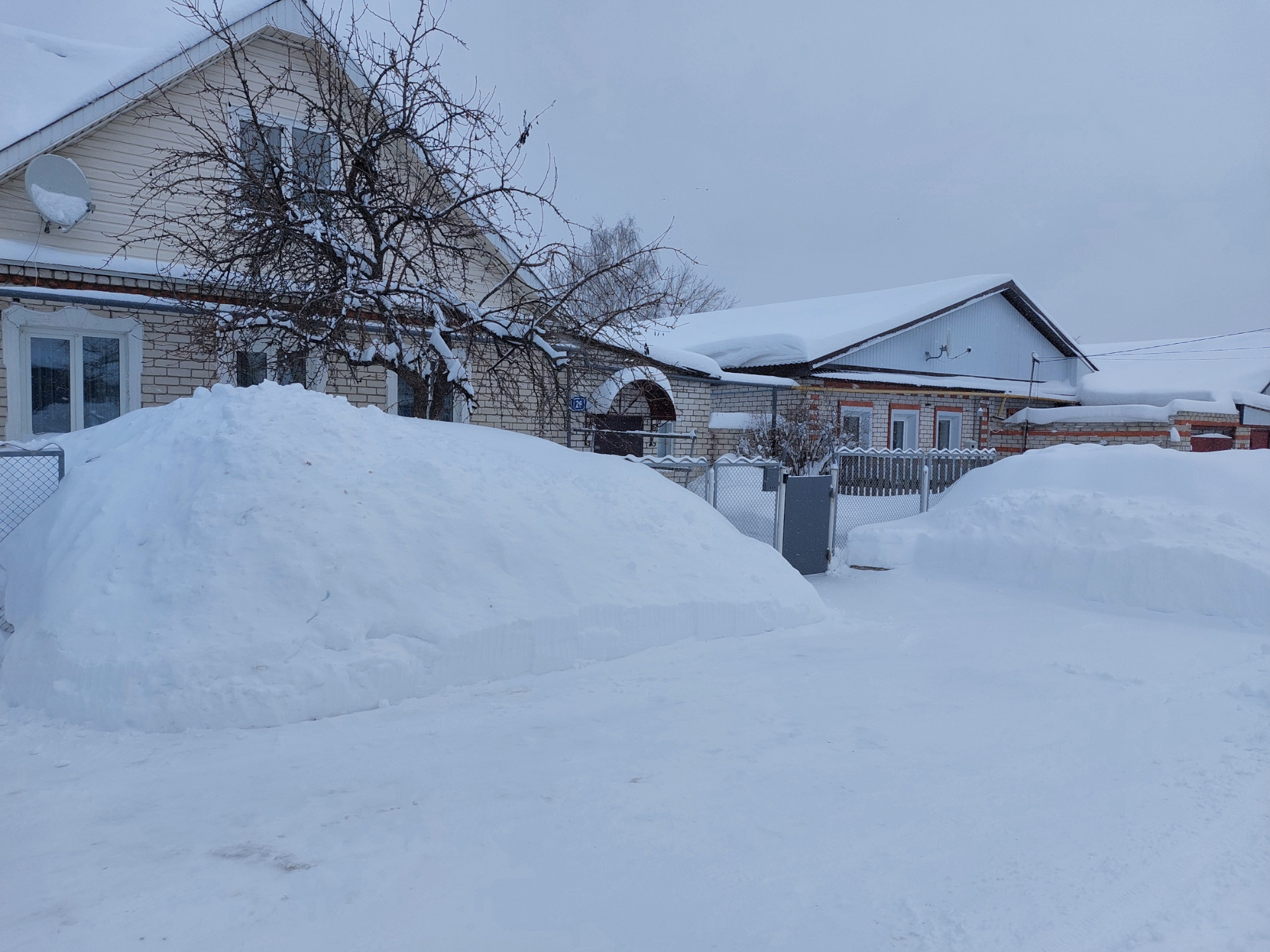 такого снегопада давно не помнят здешние места. такого снегопада давно не помнят здешние. такого снегопада давно не знали. снегопад снегопад давно. такого снегопада давно не знали.