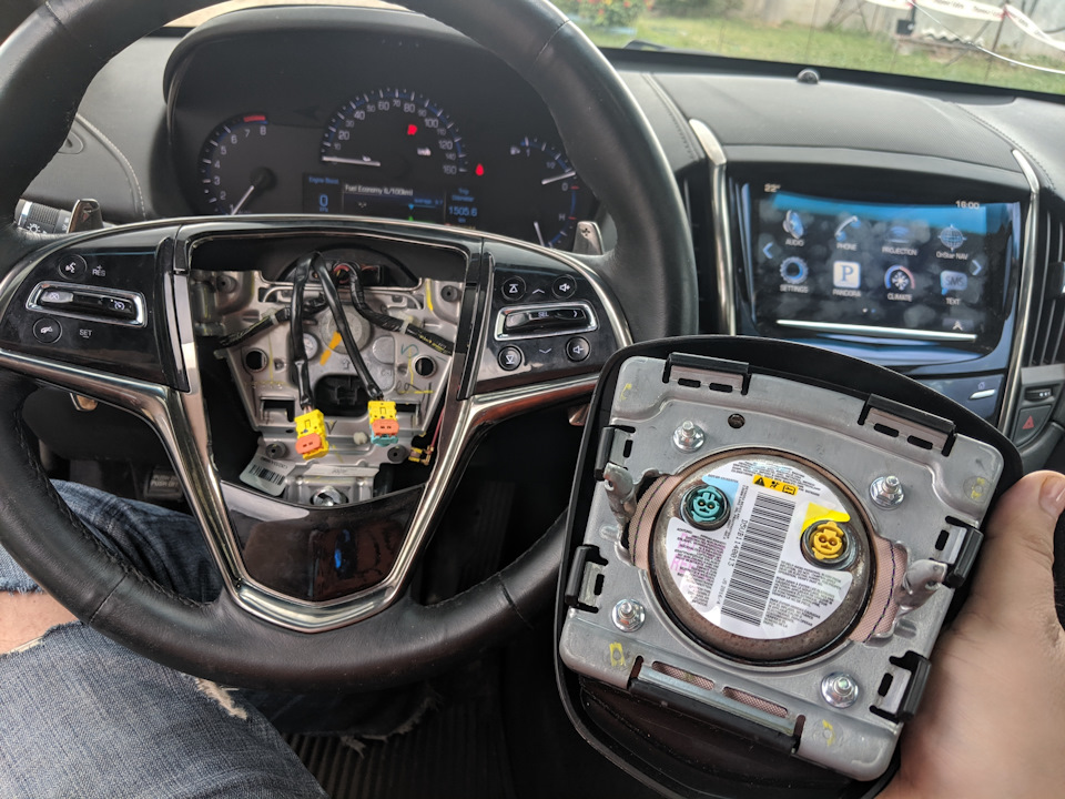 Видео: как снять подушку руля на Cadillac 2014+ (ATS/CTS/Escalade и т.п ...