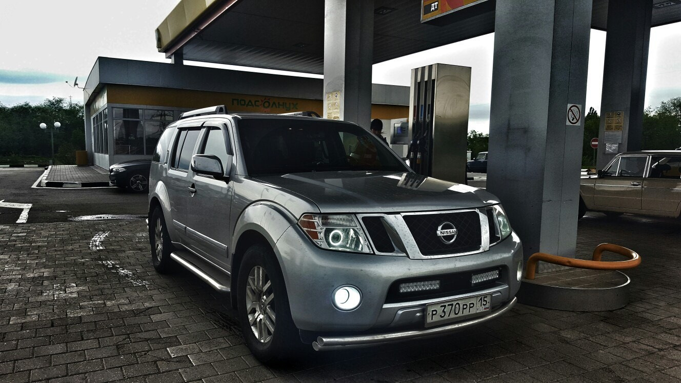 Nissan pathfinder 2010 года