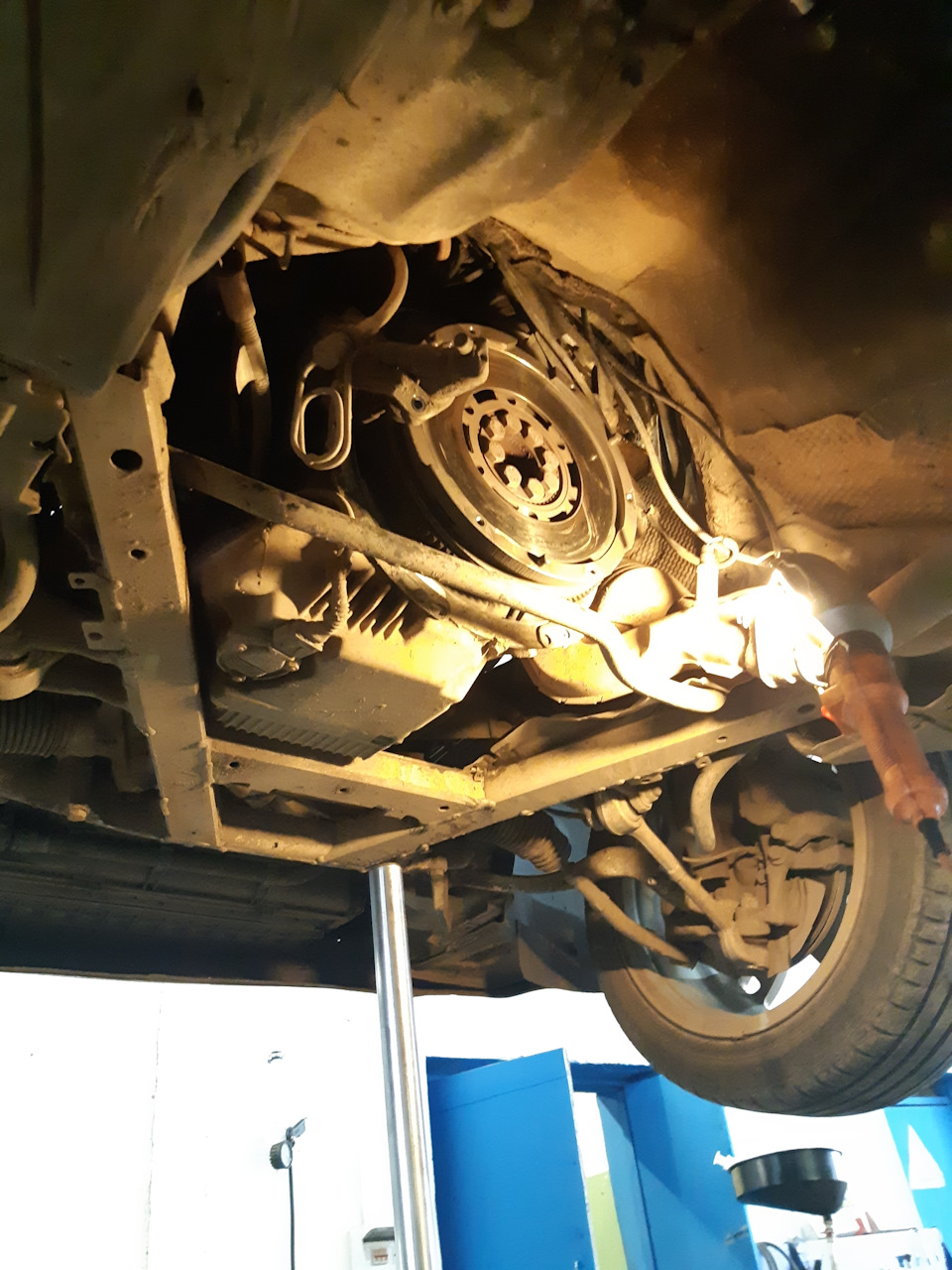 Замена сцепления — BMW 5 series (E39), 2,2 л, 2001 года | визит на ...