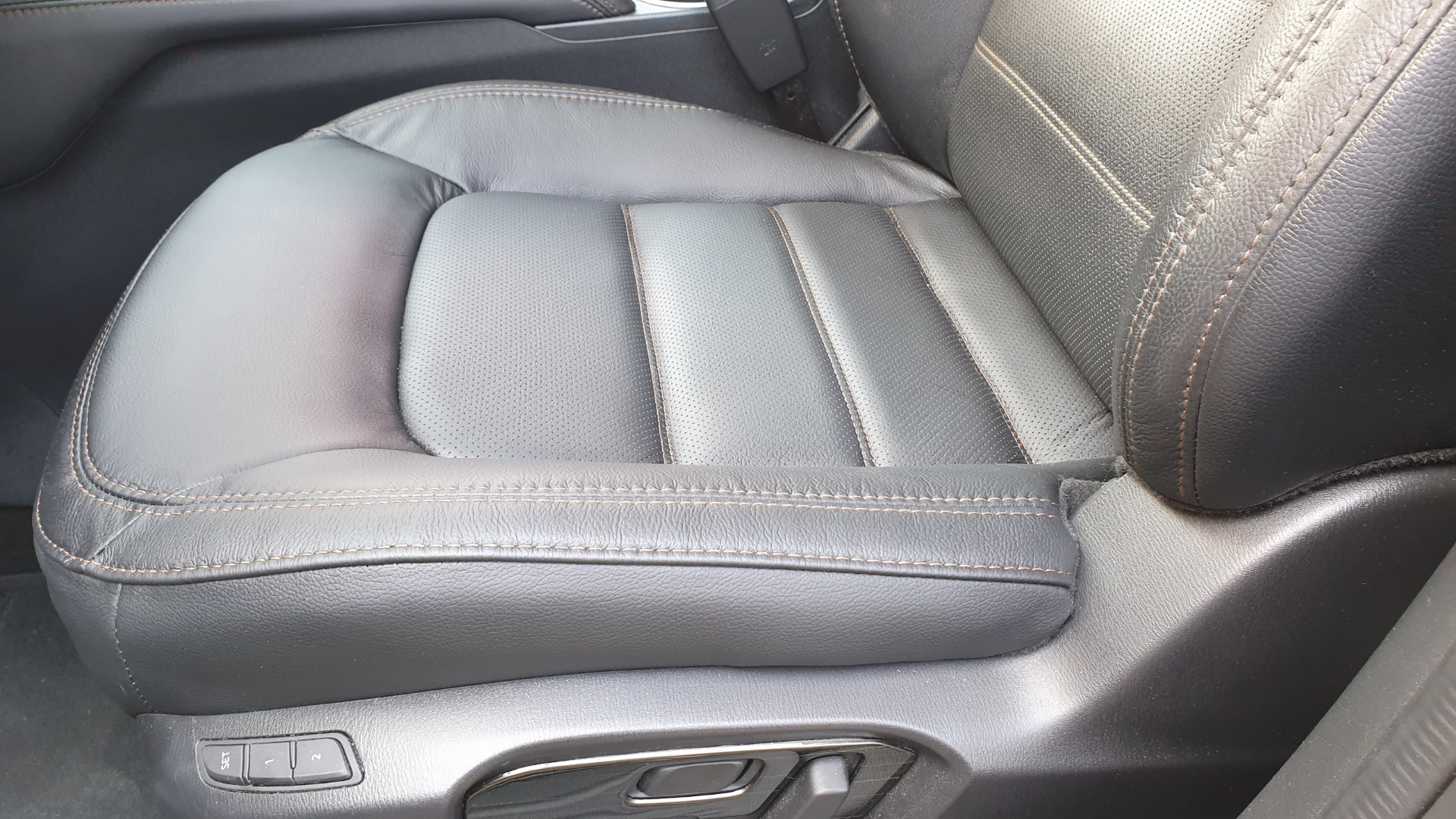 Сиденье mazda cx 5. Вентиляция сидений Mazda CX-5. Водительское сиденье Мазда СХ-5. Mazda CX 5 сиденье ткань. Сидения Mazda cx5.