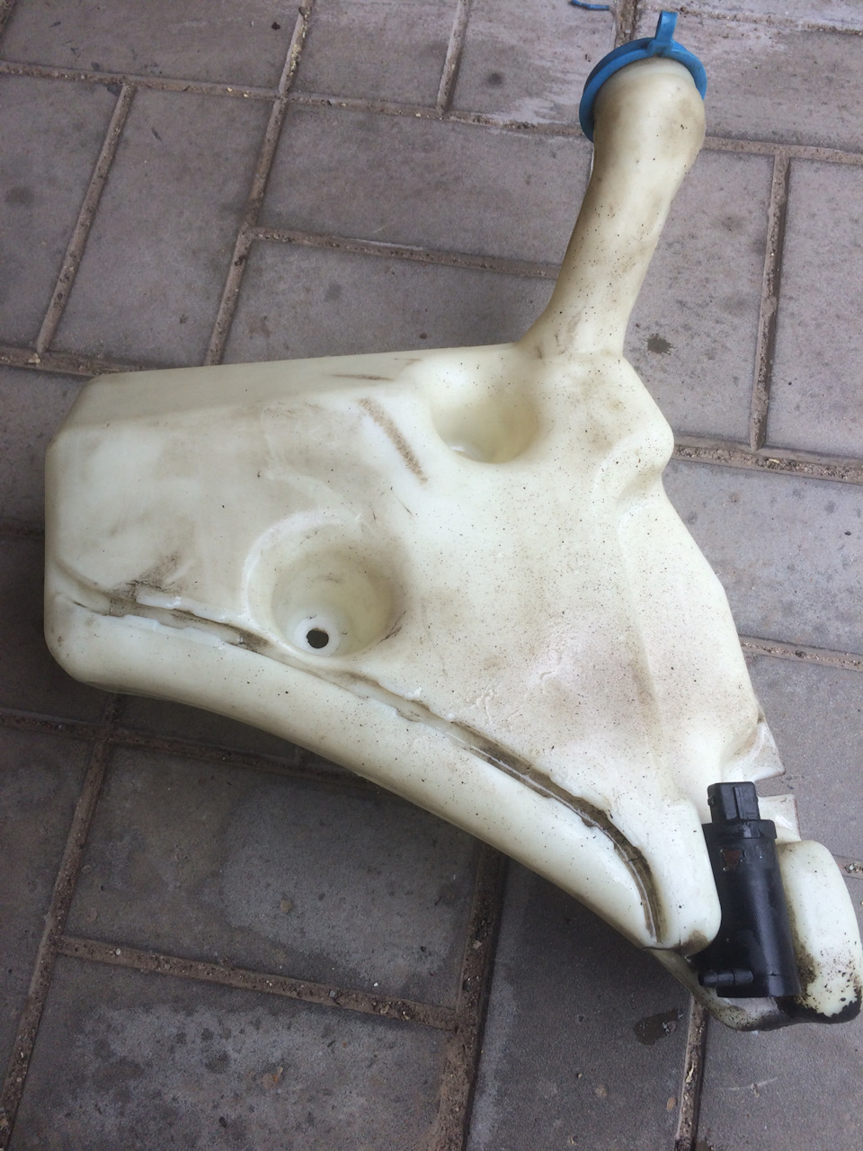 Бачке омывателя от бизнеса — ГАЗ Газель, 2,3 л, 2002 года | просто так ...