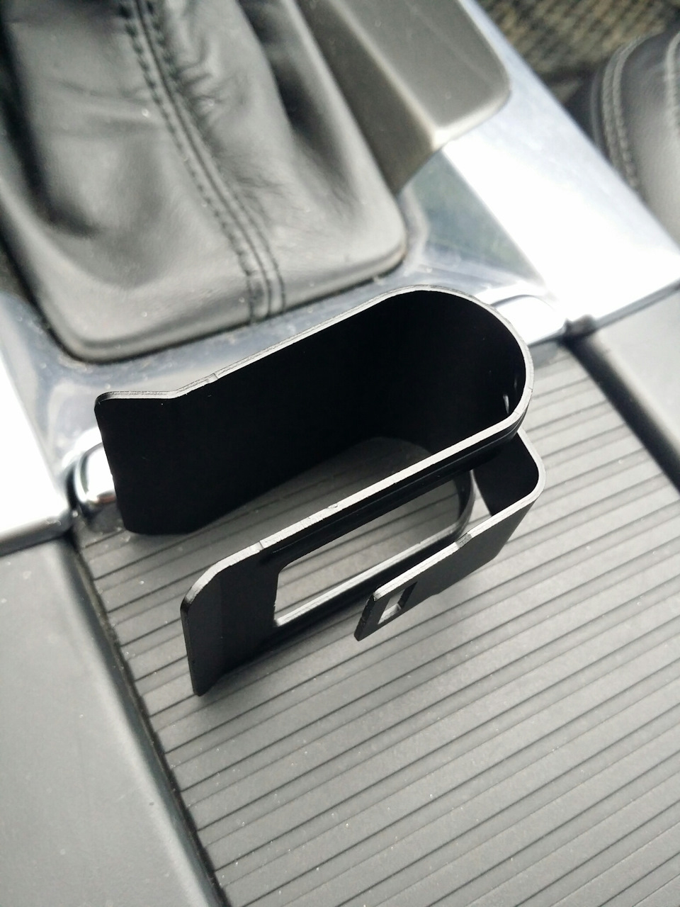 20. Крепеж для антирадара/радар-детектора — Volvo S60 (2G), 2 л, 2012 ...