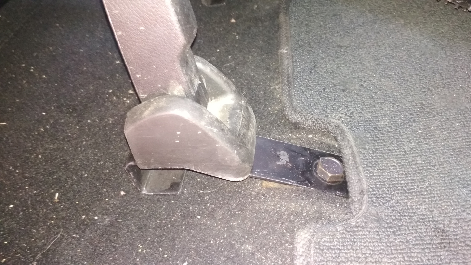 Сдвиг задних сидений ssangyong kyron. Санг енг кайрон сдвиг задних сидений. Сдвиг задних сидений кайрон. Сдвиг сидений. Сдвиг задних сидений ssangyong kyron.