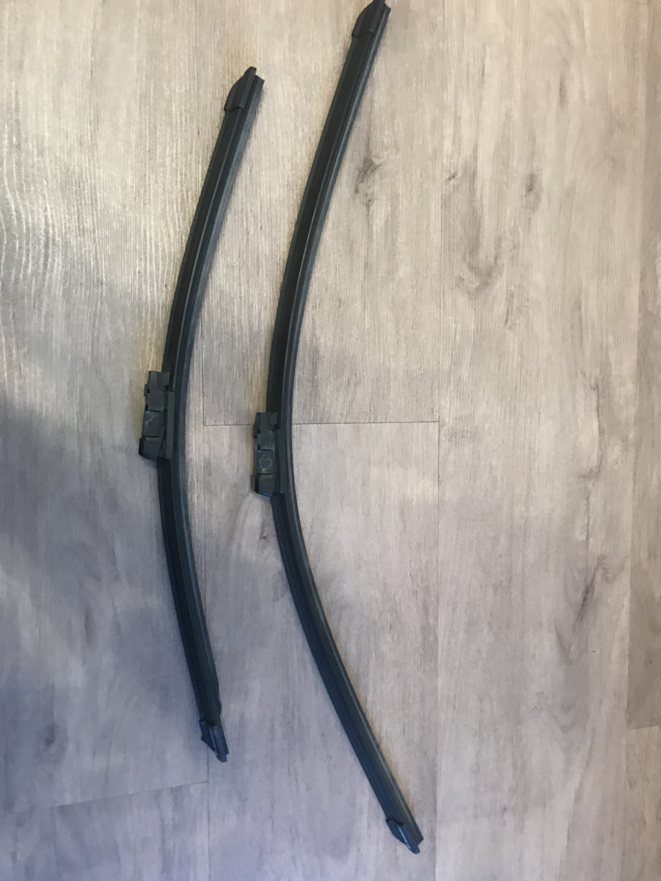 Замена резинок в щетках стеклоочистителя — Ford Mondeo IV, 2 л, 2010 ...