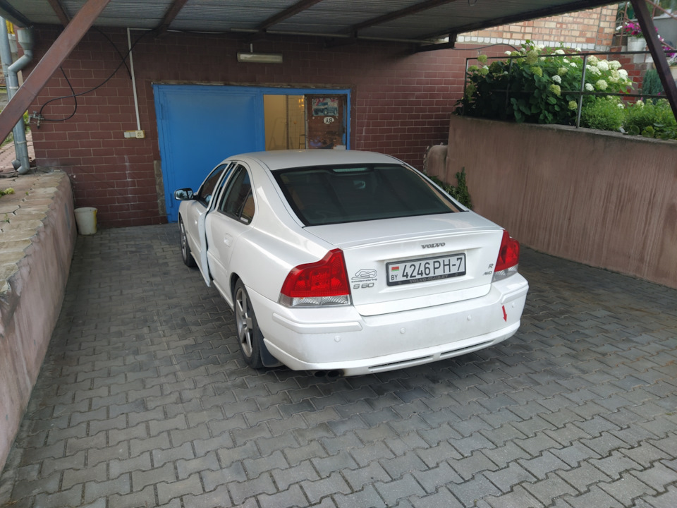 На приёме — Volvo S60 R