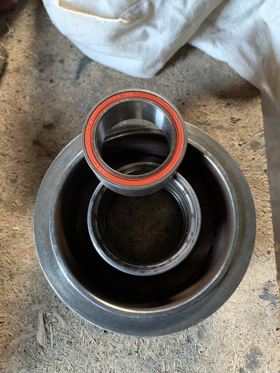 Замена подшипника кондея и сальник коленвала — Honda CR-V (RE), 2,4 л ...