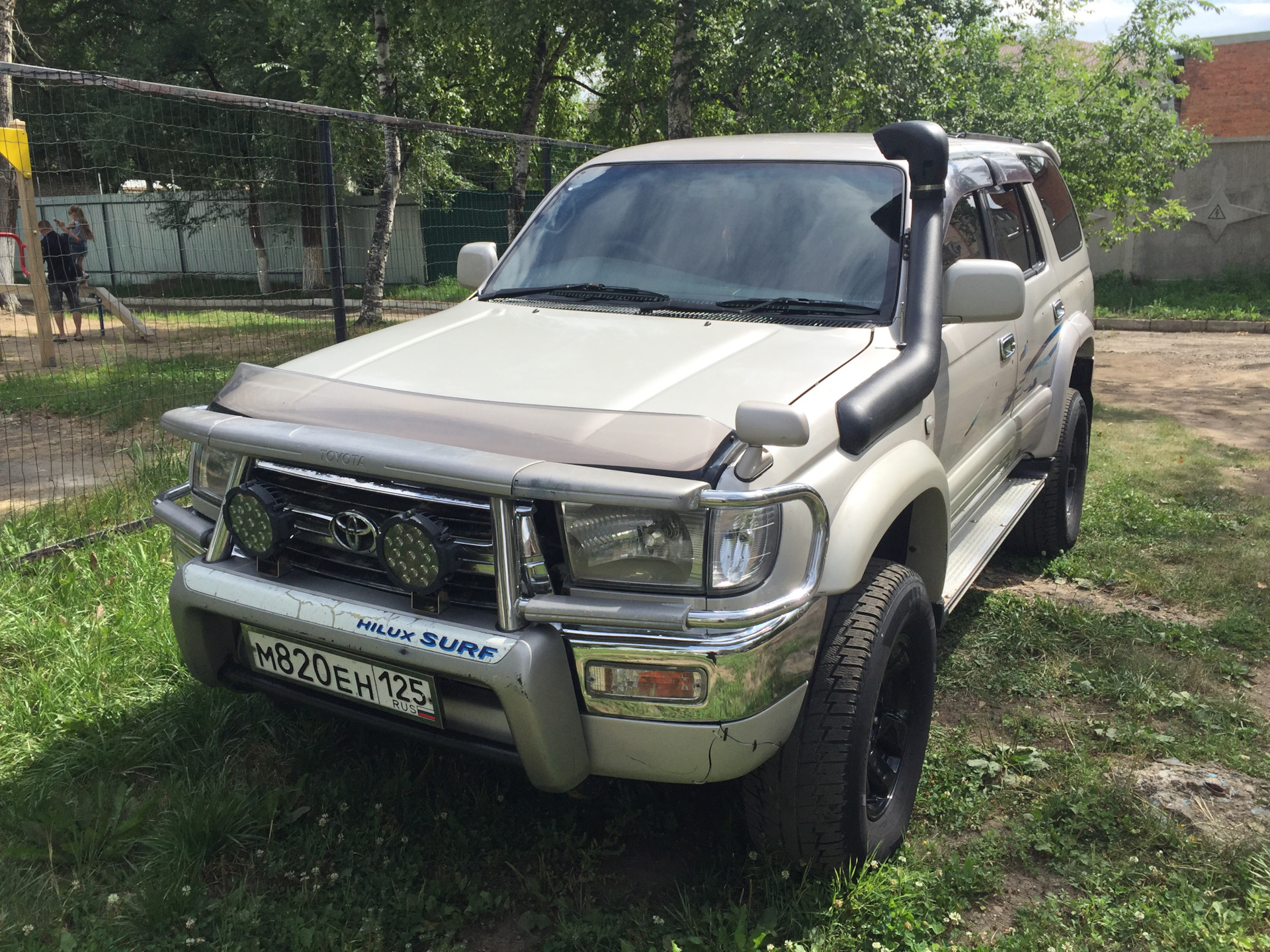 Toyota Hilux Surf 3