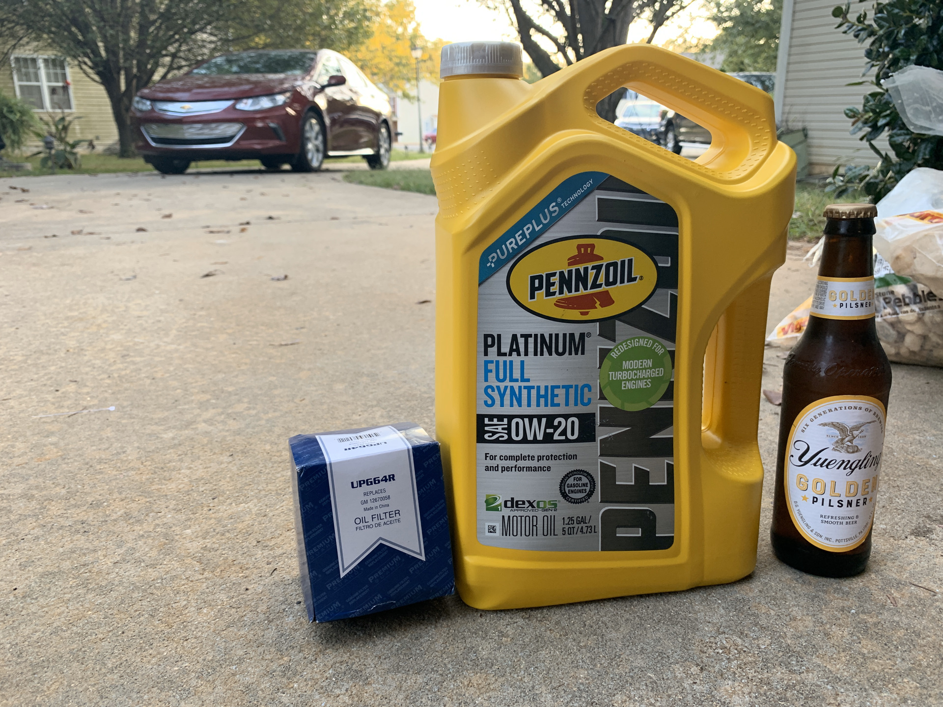 масло для двигателя. первый замена масла. замена масла двс. моторное масло. моторное масло в двигателе.