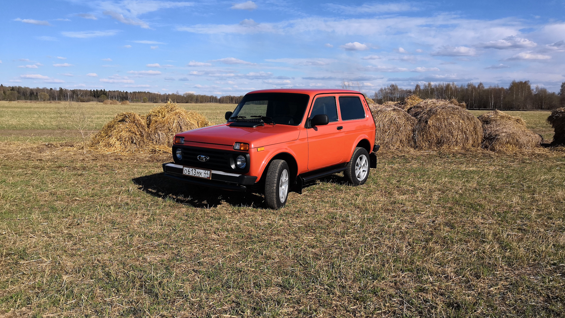 Нива пензенская область. ВАЗ 2121 4x4 Раптор. Нива 4х4 оранж эдишн. ВАЗ 2121 Нива оранжевая. Лада 4х4 Orange Edition.