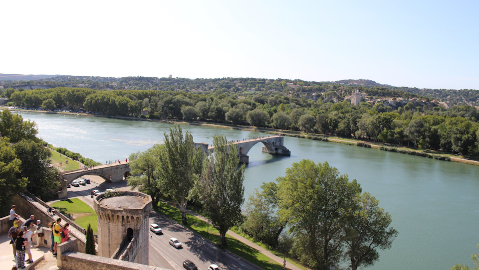 А это тот самый Авиньонский мост. А вы говорите в Европах не бывает откатов/распилов :D — Audi A4 (B9)