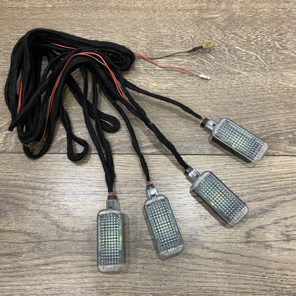 OEM LED подсветка пространства ног VAG на Volkswagen Golf Mk7 ...