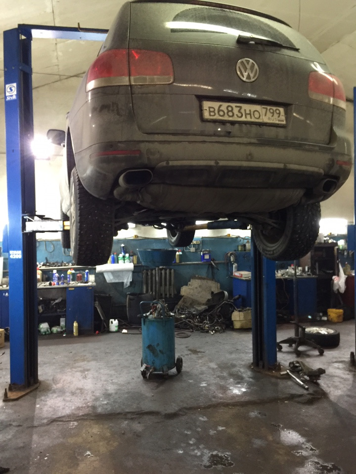 Замена масел — Volkswagen Touareg (1G)
