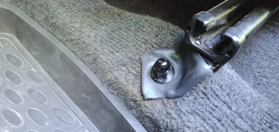 Ремонт креплений салазок сидений — Mitsubishi Lancer IX, 1,6 л, 2006 ...