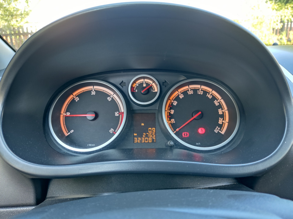 Замена топливного фильтра — Opel Corsa D, 1,3 л, 2008 года | расходники ...
