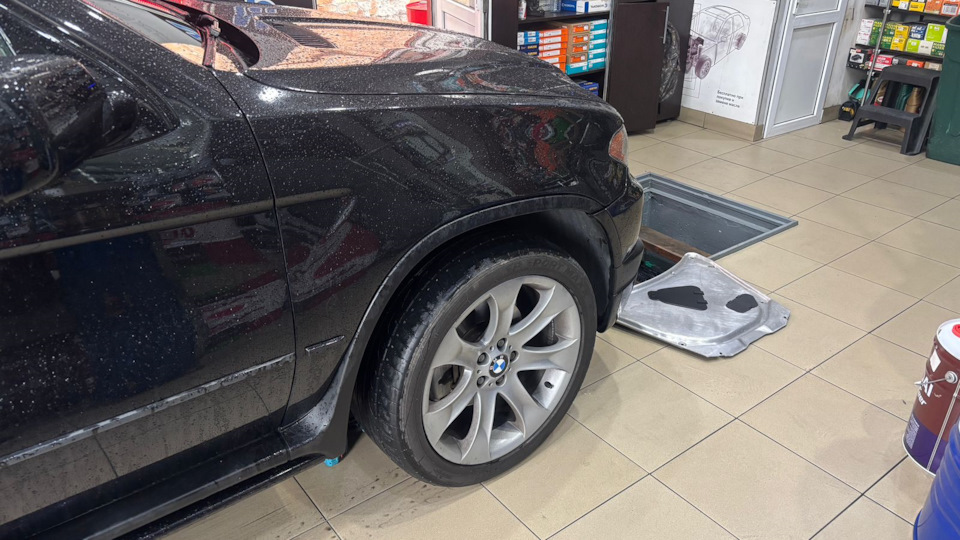 Фото в бортжурнале BMW X5 (E53)
