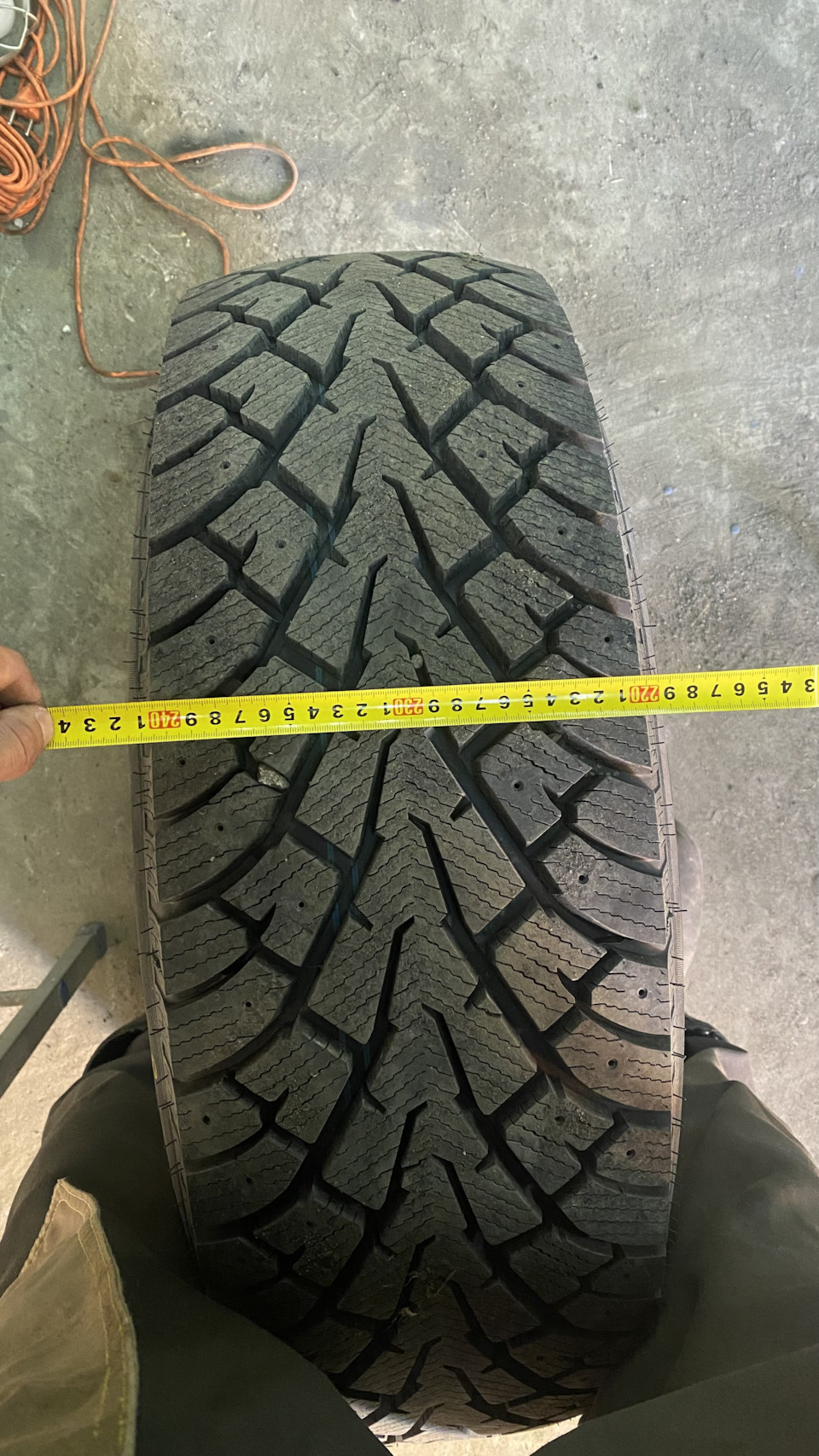 18 JOYROAD WINTER RX858 L/T 265/75/16 — Toyota Land Cruiser