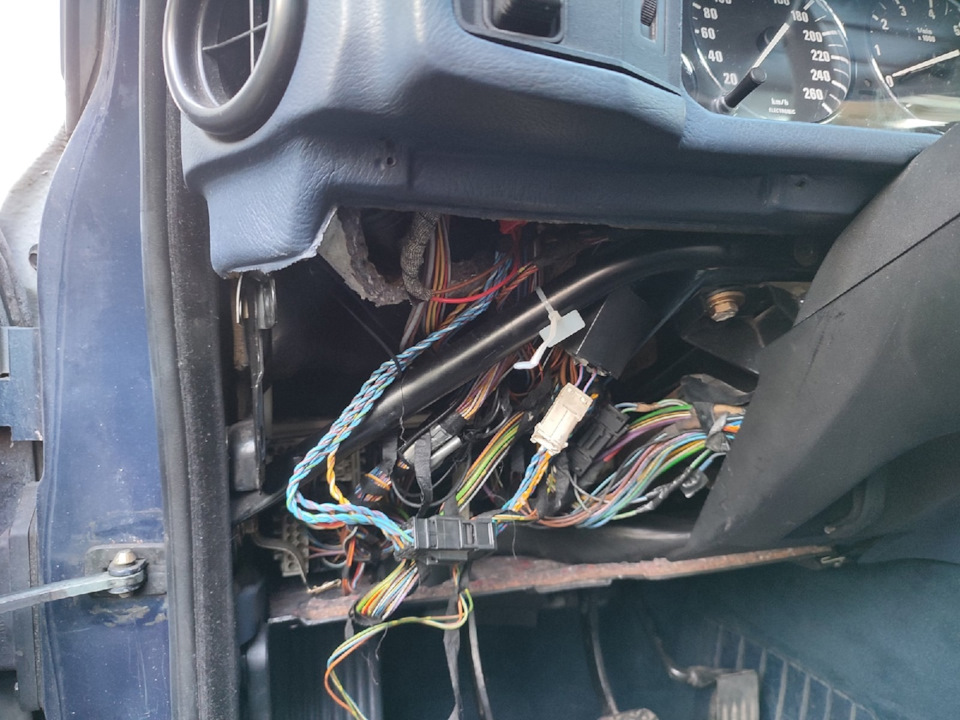 Фото в бортжурнале BMW 5 series (E34)