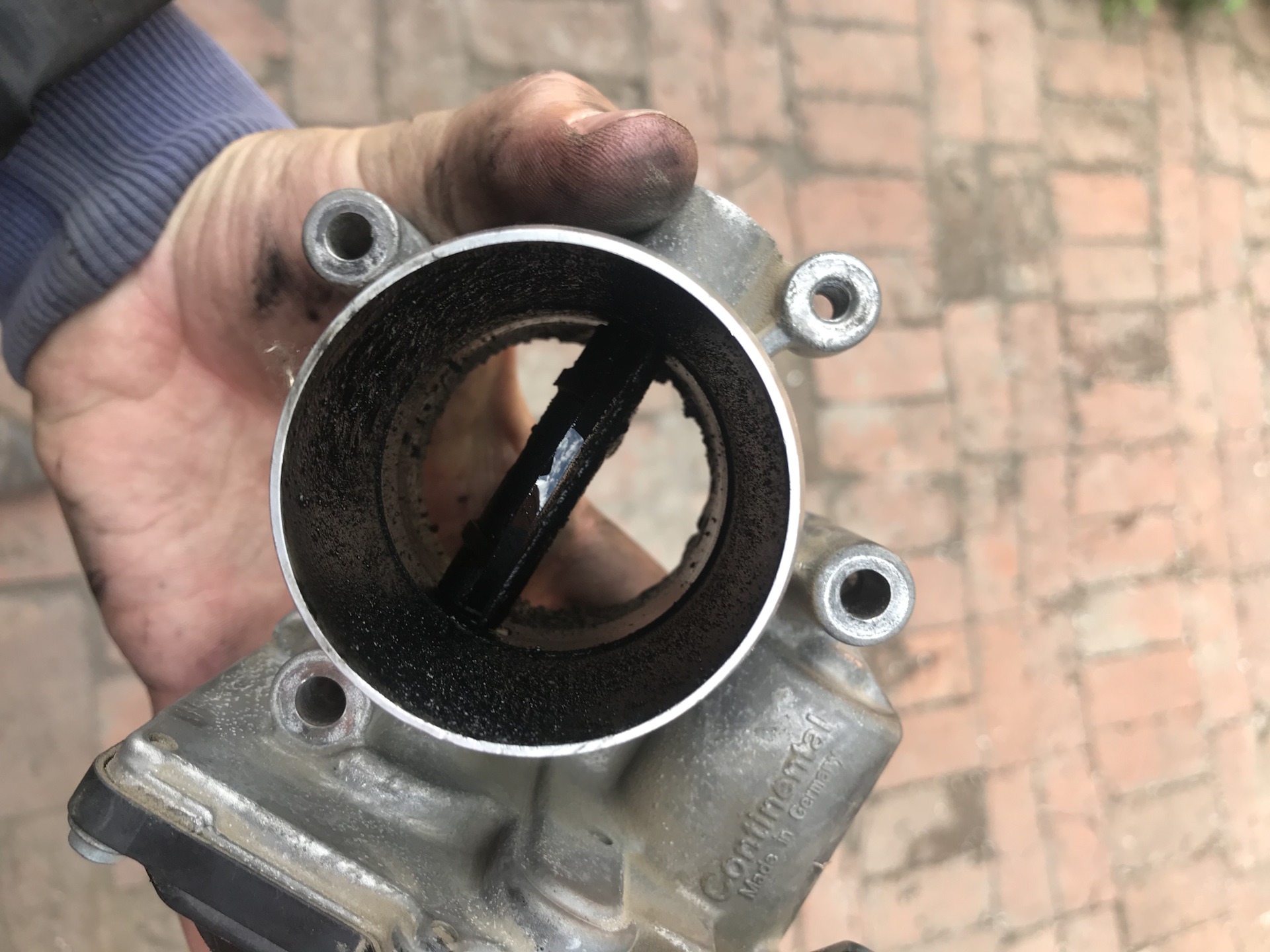 Чистка дроссельной заслонки и ЕГР Тигуан 2.0 TDI CBAB 2010 — Volkswagen ...