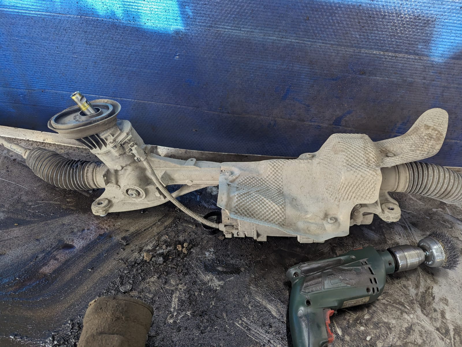 Ремонт рулевой рейки. Замена левой шаровой. — Skoda Octavia A7 Mk3, 1,6 ...