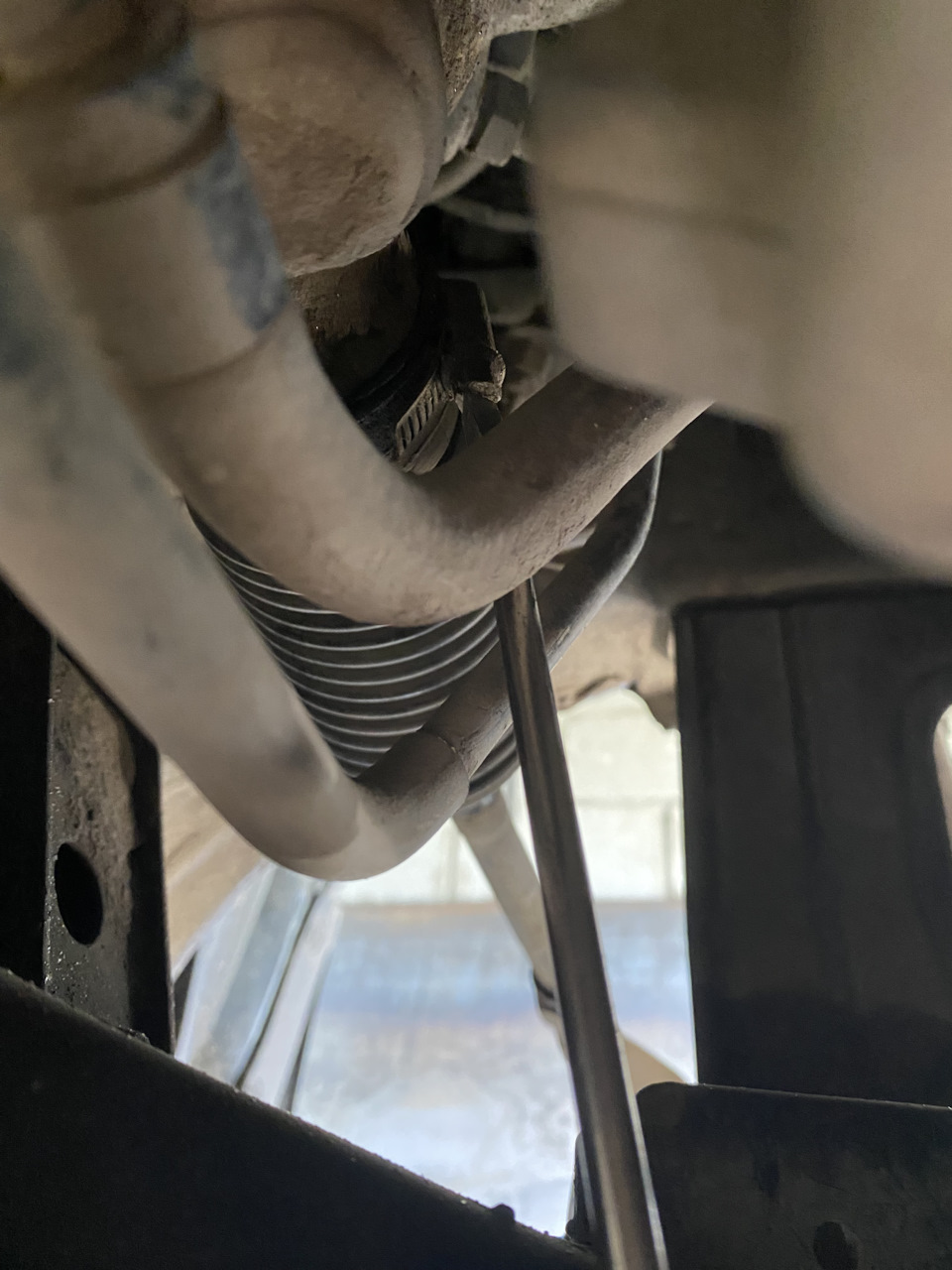 Хомут с пыльника на самой рулевой — Hyundai Tucson (JM)