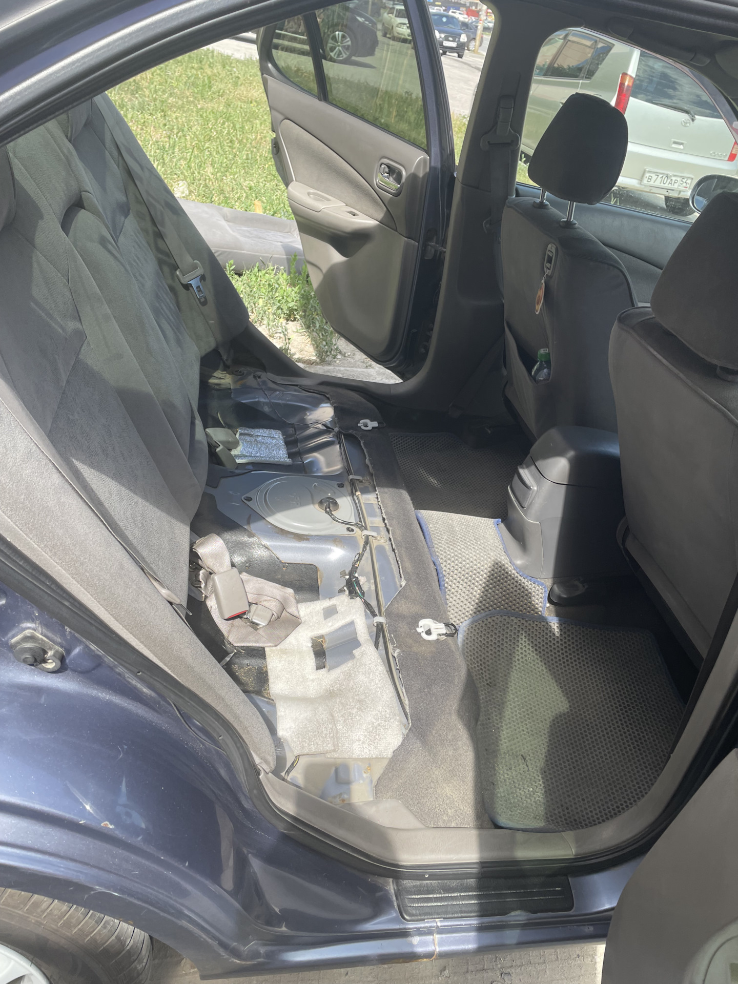 Замена топливного фильтра — Nissan Sunny (B15), 1,5 л, 2002 года ...