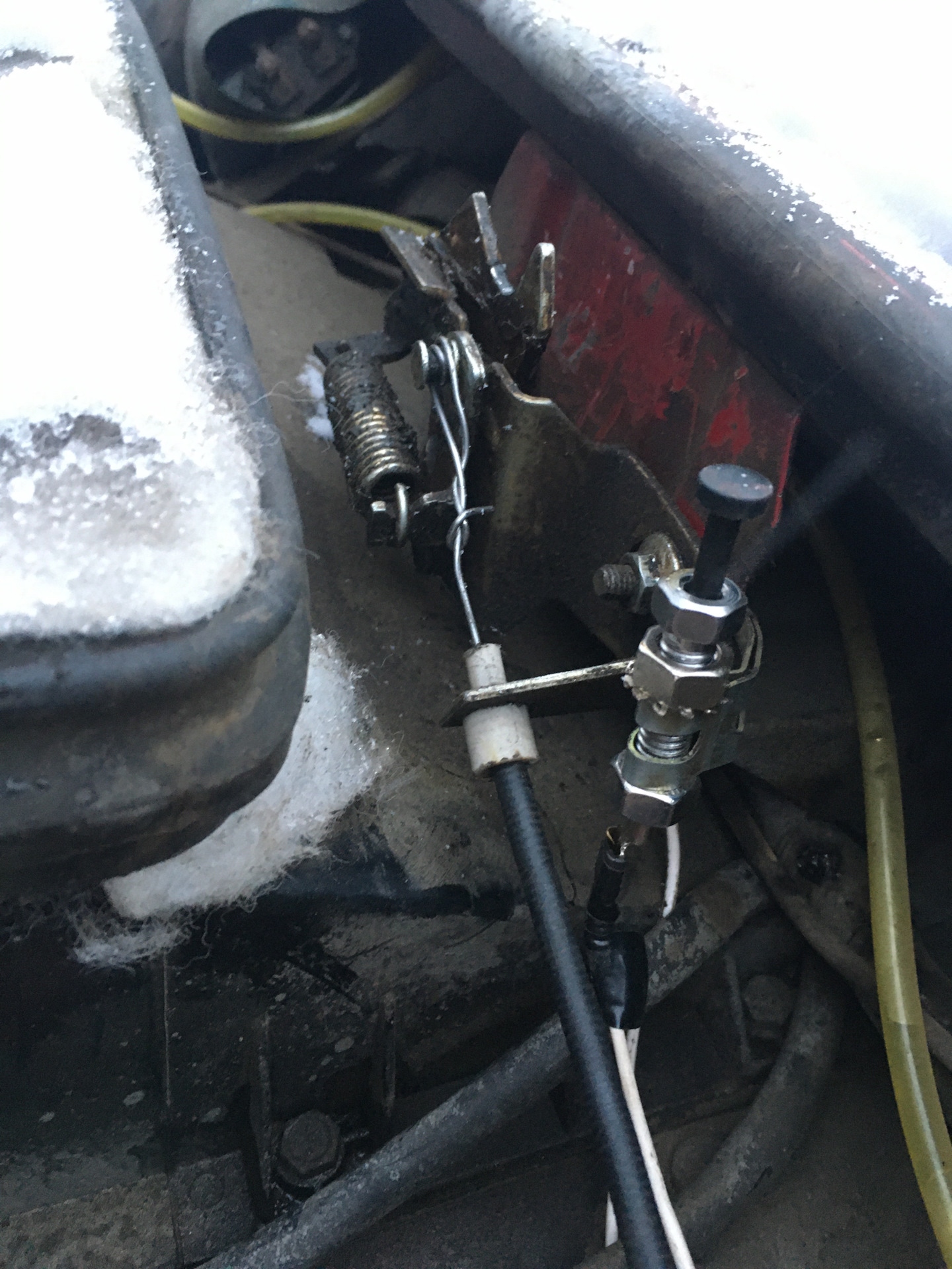 Тросик капота оборвался — Lada 4x4 3D, 1,7 л, 1997 года | визит на ...