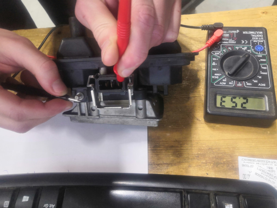 2 с половиной вместо необходимых 17.78 кОм, это конечно жесть — Audi A4 (B5). Запчасти на фото: Z0004