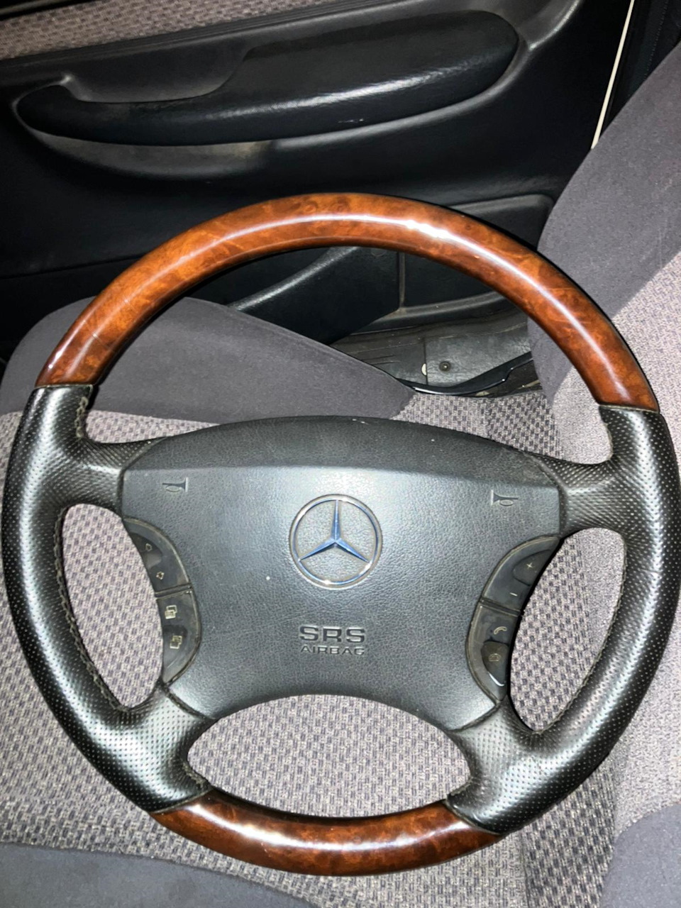 #006 Деревянный руль W220 — Mercedes-Benz E-Class Estate (S210), 3,2 л ...