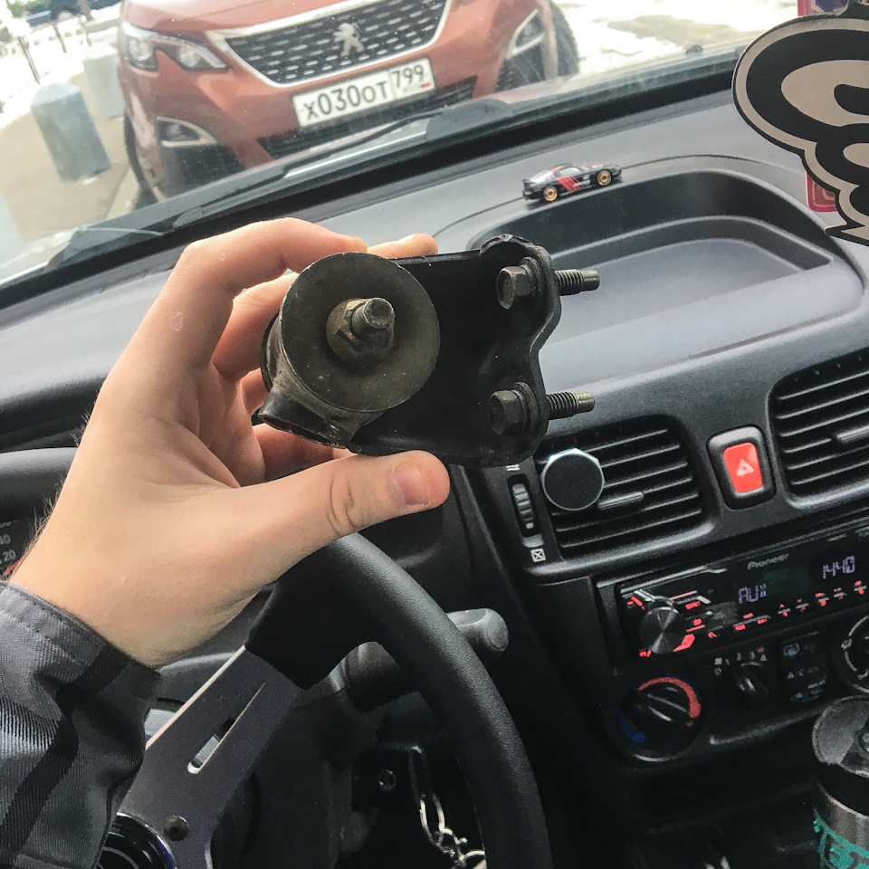 Поганец — Nissan Almera II (N16)