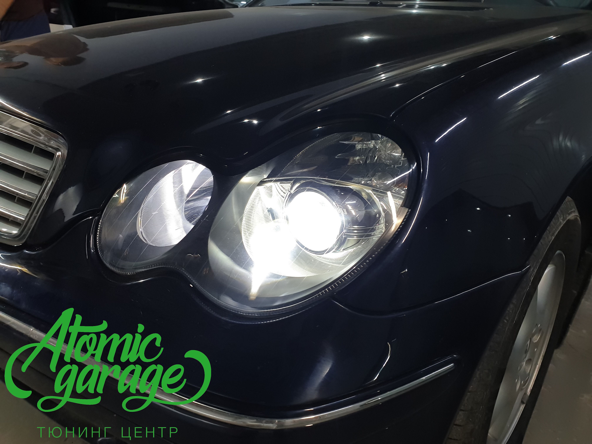 Фара мерседес w203 как снять стекло Mercedes w203, установка линз Bi-led Optima Pro + покраска масок - AtomicGarage 