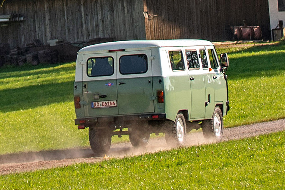 Фото автомобиля буханка