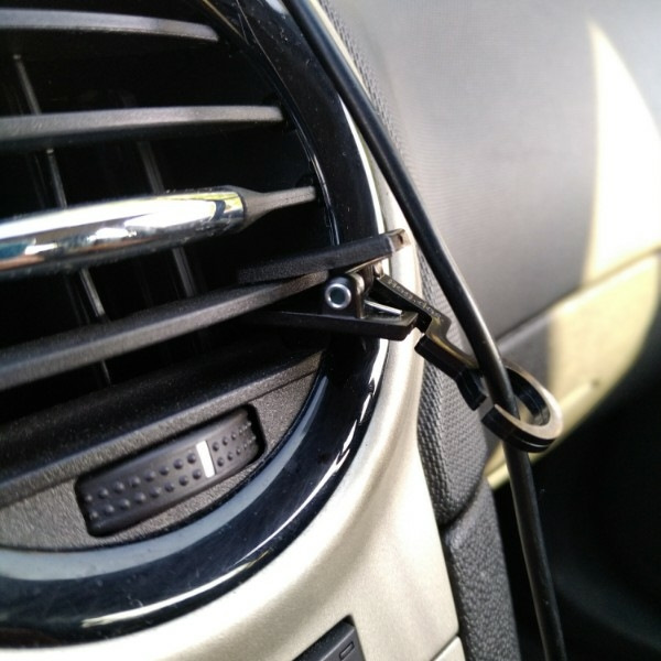 Магазинная прищепка — Opel Corsa D, 1,4 л, 2007 года | аксессуары | DRIVE2