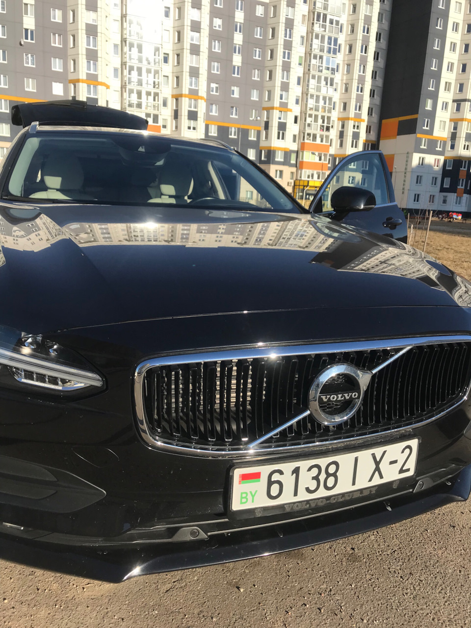 Рубрика: Мелочь, а приятно (флаг на лючок, клубные рамки) — Volvo V90 (2G),  2 л, 2017 года | своими руками | DRIVE2