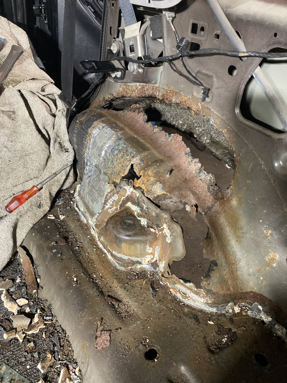 Ржавый кузов — Ford Maverick II, 3 л, 2006 года | поломка | DRIVE2