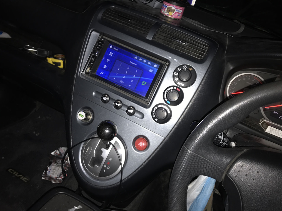#20, консоль в цвет Авто !) — Honda Civic Hatchback (7G), 1,7 л, 2005 ...