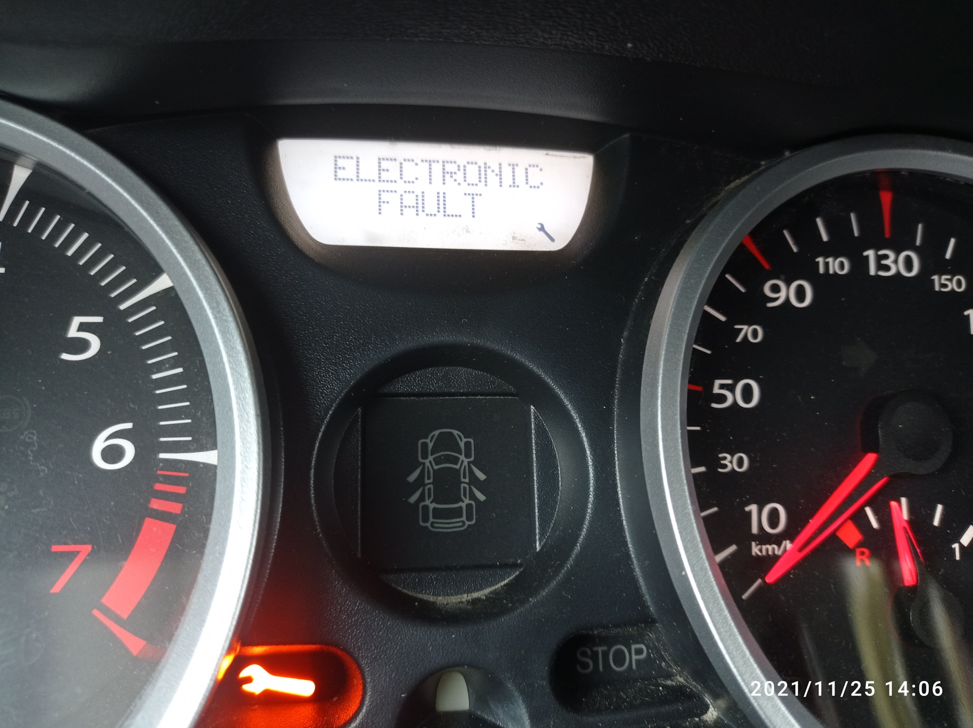 Injection fault. Electronic fault рено меган 2. электроник фаулт рено меган 2 что означает. ренаульт фаульт что за надпись.