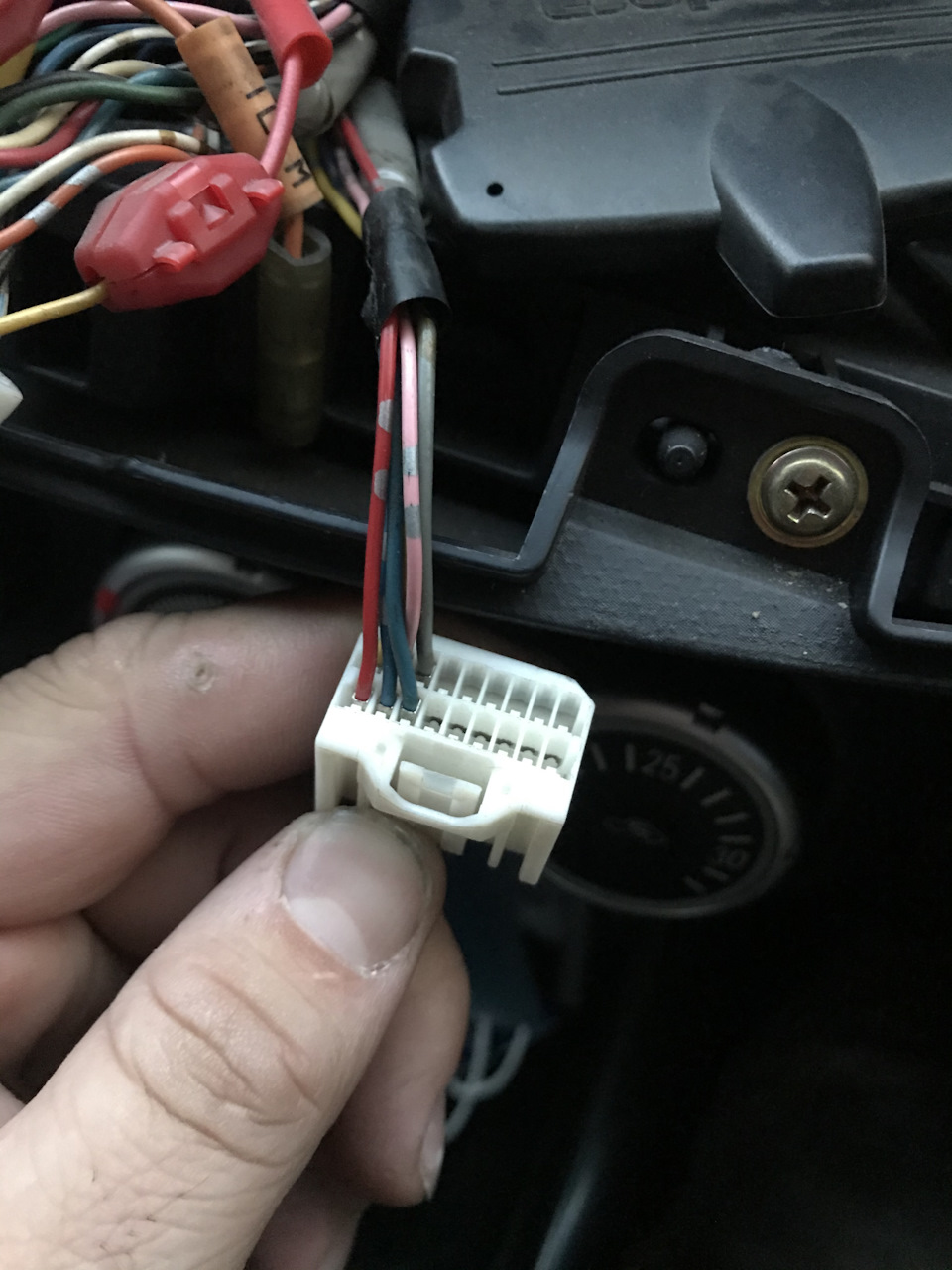 Не получается подключить aux к штатной магнитоле Mitsubishi outlender ...