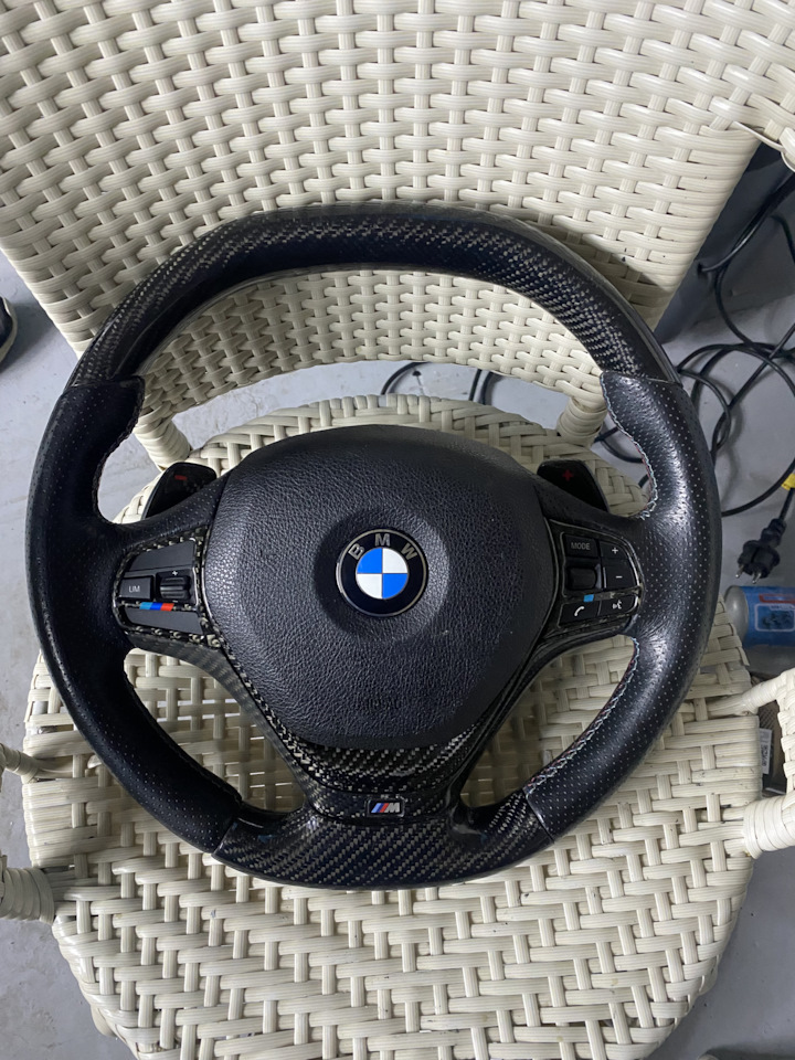 Руль М Карбон, f30 на BMW 3 series (F30). Б/у | 40 000 ₽ в городе ...