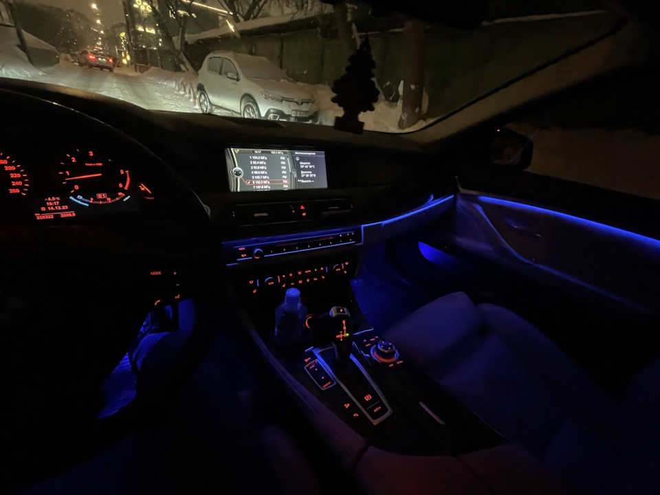Подсветка салона — BMW 5 series (F10), 3 л, 2011 года | электроника ...