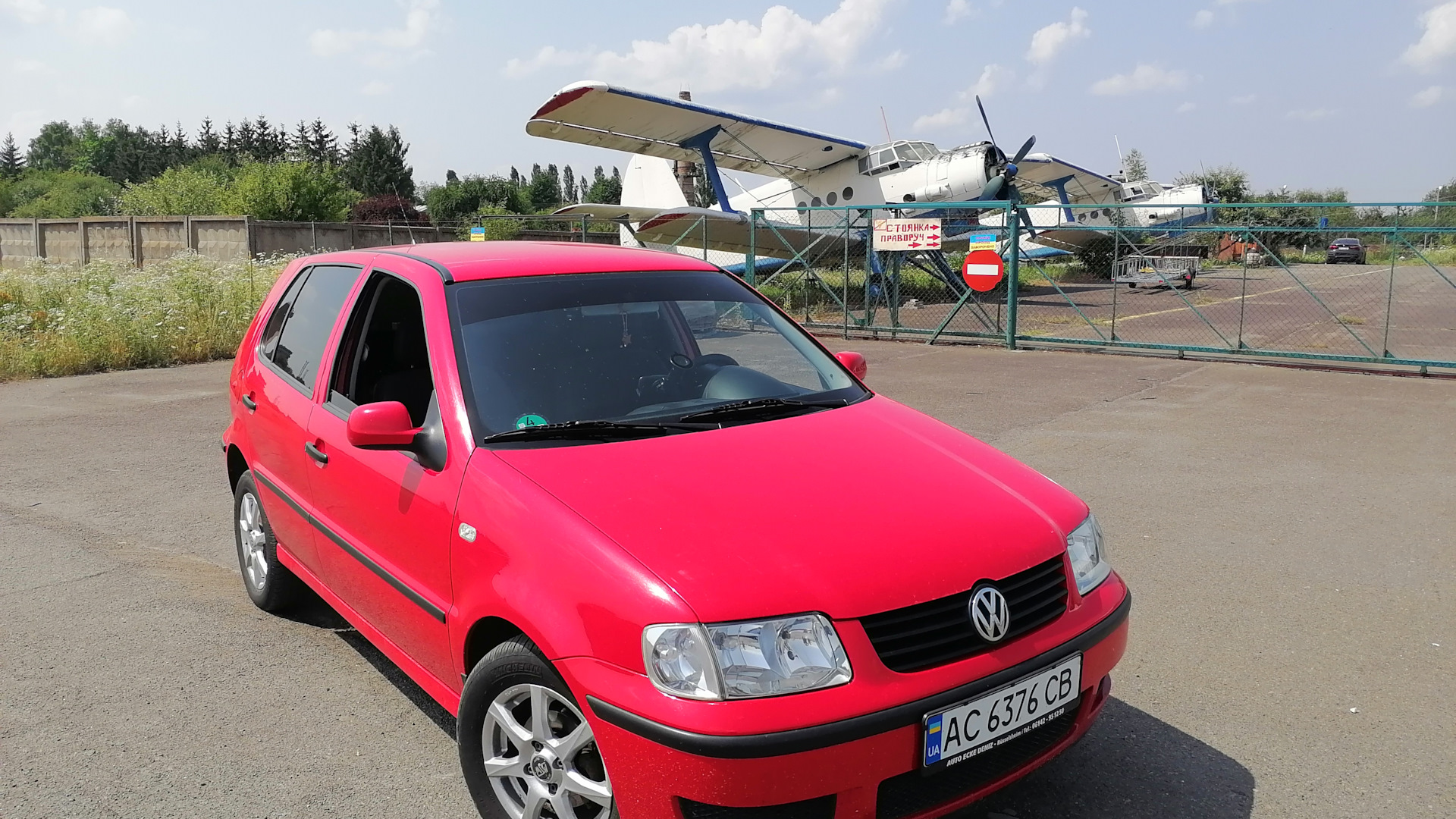 Volkswagen Polo Mk3 1.0 бензиновый 2000 | Яркий на DRIVE2