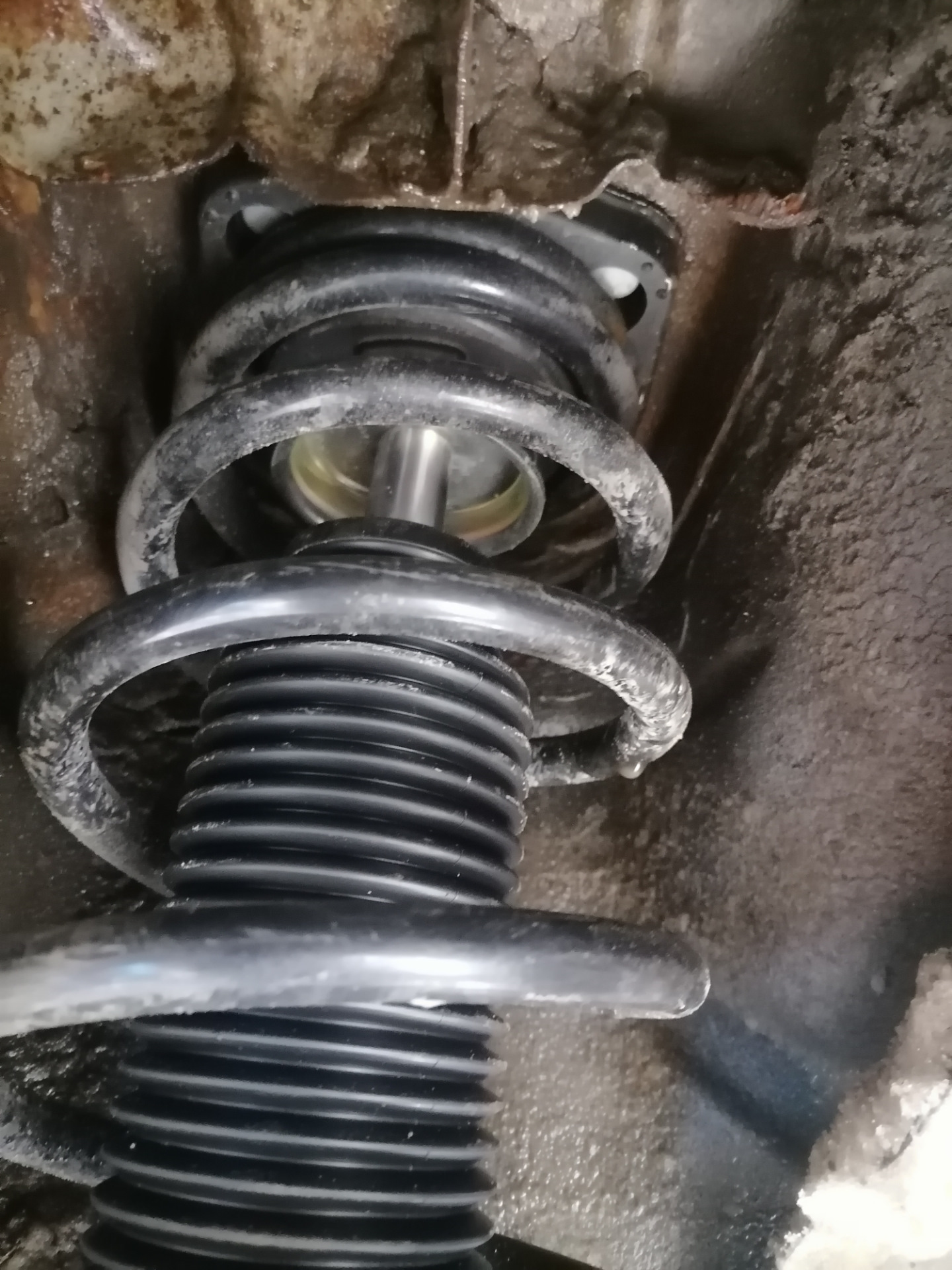 Замена задних стоек амортизатора elantra xd — Hyundai Elantra (3G), 1,6 ...